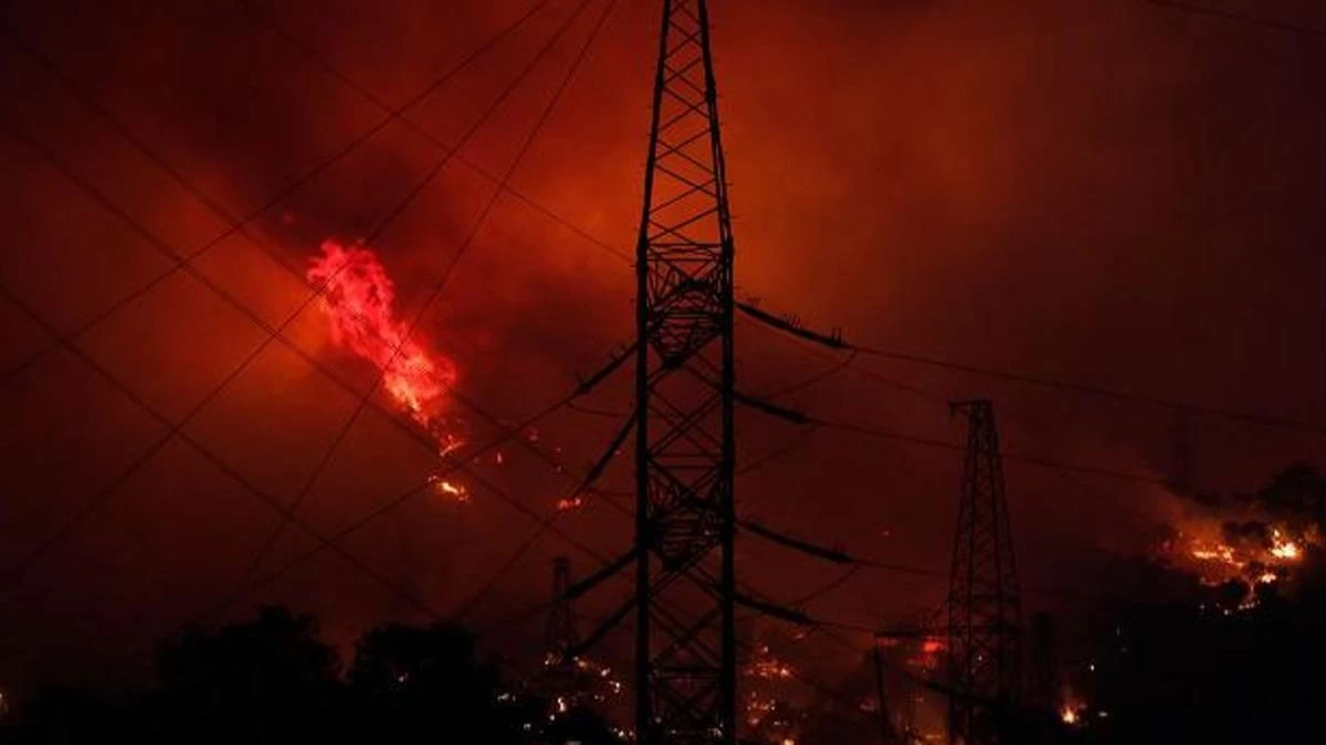 Εκρηκτικό κλίμα στην Τουρκία: "Βλέπουν" απόπειρα πραξικοπήματος - Περιπολούν Ένοπλες ομάδες και πολιτοφυλακές (βίντεο)